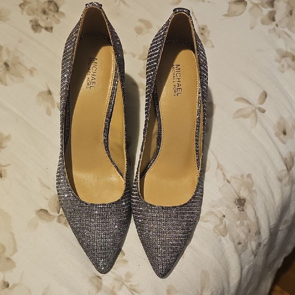 Michael Kors Silver Elegant Heels. NWOT
